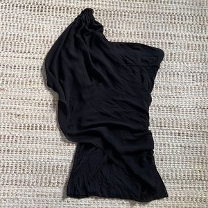 Alice + Olivia Black One Shoulder Dress. Size 4. Wrinkled but only worn 1 time.